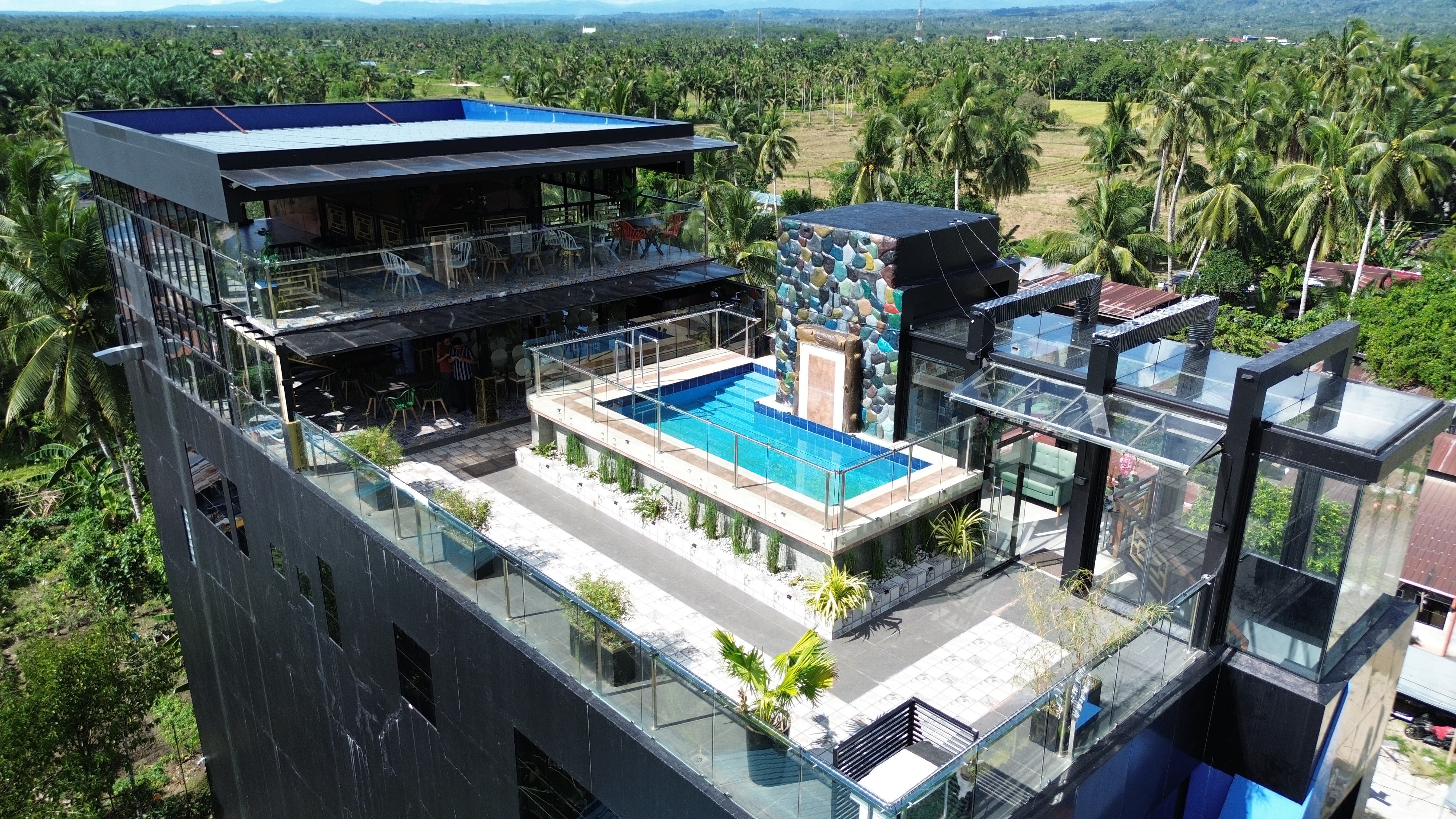 Top-Floor Lounge & Pool
